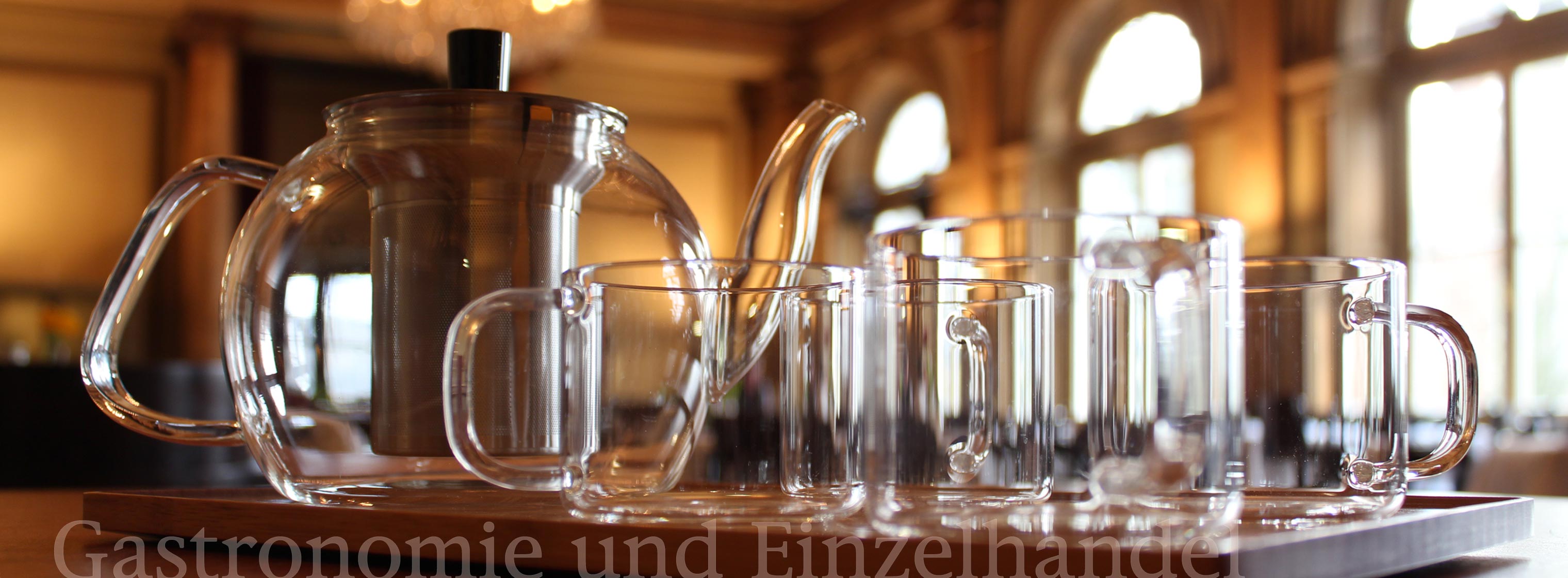Moderne Tee-Zeremonie für Gastronomie und Einzelhandel